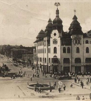Обитель фонтанов: как в Днепре выглядела улица Короленко 100 лет назад 
