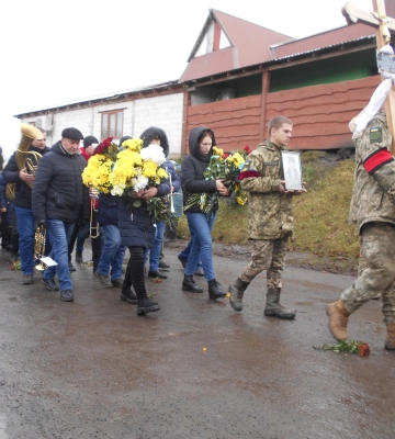 Повернувся навіки: на Волині попрощалися з Героєм Віталієм Собчуком