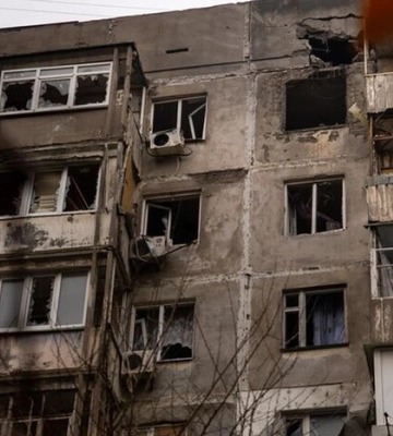 Частина Херсона знеструмлена через ворожі обстріли