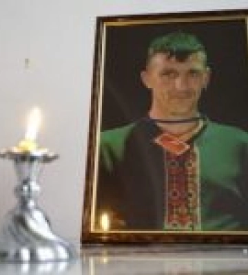Відбувся чин похорону вбитого в Ізюмі письменника Володимира Вакуленка