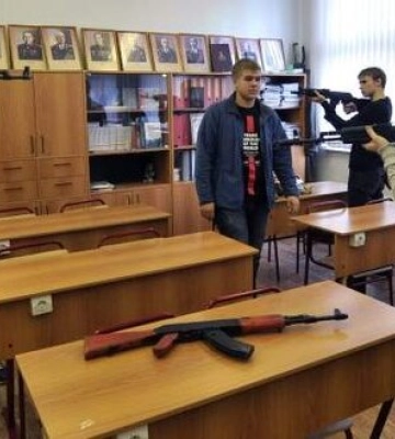 На оккупированных территориях Луганской области оккупанты пытаются ввести военную подготовку для школьников — ОВА