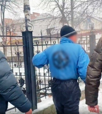 В Кременчуге мужчина совершил убийство. Появилось видео
