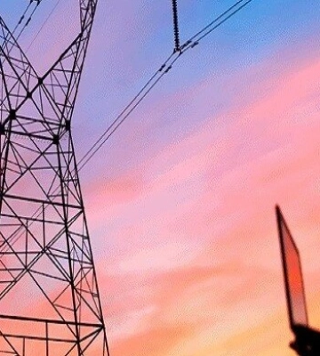 Внаслідок ворожих обстрілів у частині Херсона зникло світло