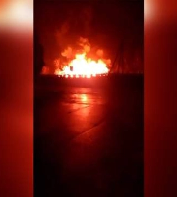 У небо піднявся стовп диму: в окупованому Криму горіли казарми з сотнями &quot;мобіків&quot;