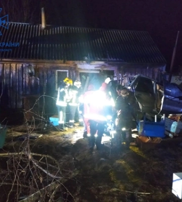 На Ковельщині автомобіль в&#039;їхав в житловий будинок: є жертви 