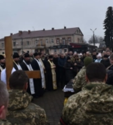 Дубенчани провели в останню дорогу полеглого Героя