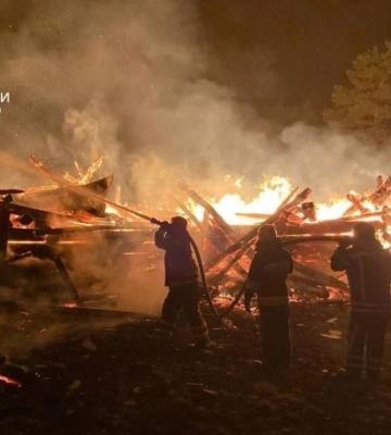 Згоріла церква на Кіровоградщині: На місці досі працюють поліцейські, інформацію внесли до ЄРДР (ФОТО)