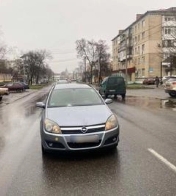 На Полтавщині дівчина-підліток потрапила під колеса легковика
