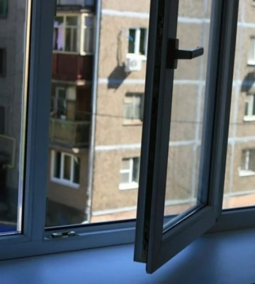 Випав з вікна та розбився: у Дніпрі сталася трагедія