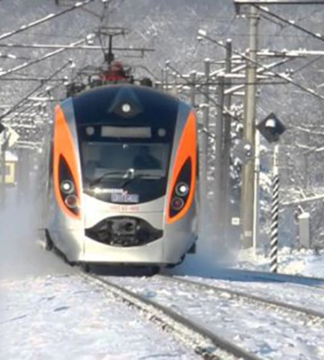 Три харківських поїзди затримуються через негоду на заході України