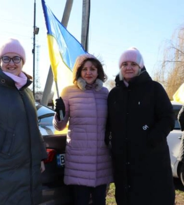В Олександрії відбувся жіночий автопробіг “Дякуємо ЗСУ!” 