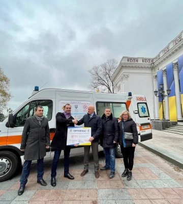 У Міжнародний день волонтера Одеса отримала машину швидкої допомоги, - ФОТО