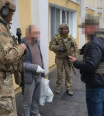 Вводив у Херсоні &quot;рубльову зону&quot;: затримано екскерівника банку рф