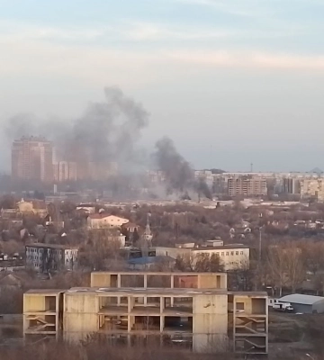Мощные взрывы прогремели в Донецке, возникли пожары