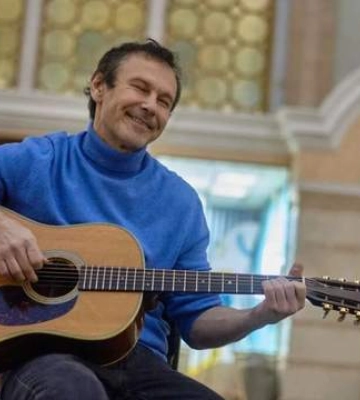 Крепость несокрушимости. Святослав Вакарчук дал концерт на вокзале в Киеве
