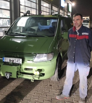 Волинянин у Польщі купив та модернізував авто для бойових медиків 14 бригади