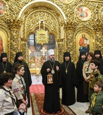 В Михайловский Златоверхий собор в Киеве привезли Вифлеемский огонь мира. ФОТОрепортаж