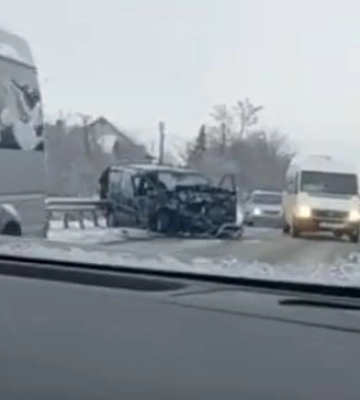 Є постраждалі: на Волині зіткнулися автобус з людьми, бус та легковик. Відео