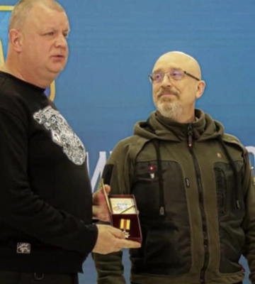 Нагороду від Резнікова та Залужного отримав волонтер з Волині