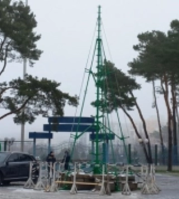 Головна ялинка міста: що думають жителі Вараша про свято під час війни