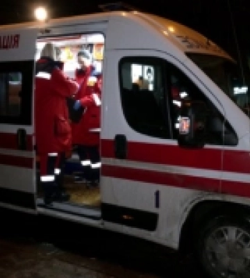 Без ліфтів і вуличного освітлення: як працює швидка у Рівному під час відключень світла