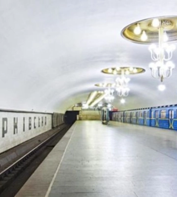 В Киеве на станции метро умер мужчина: подробности