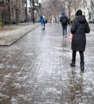 В Одесі та області 13 грудня можлива ожеледь та налипання мокрого снігу
