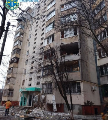 Рашисти знову обстріляли Херсон, загинула жінка
