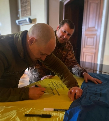 Козацькі, повстанські та пісні сучасної війни у Рівному співав соліст гурту «Тінь сонця»