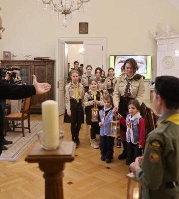 Львівські пластуни передали Вифлеємський вогонь миру