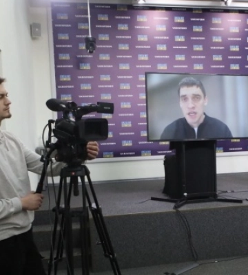 У Мелітополі «банк» загарбників міняє гривні на застарілі та фальшиві рублі