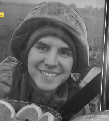 У Рівному в останню дорогу проводили героя України Андрія Каранюка (ВІДЕО)