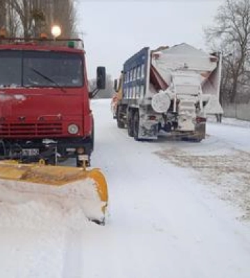 Утримайтесь від поїздок на авто Полтавські комунальники попереджають про негоду