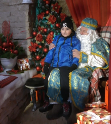 Йєті, квести та «листи віри» для ЗСУ: у підземеллях Рівного відкрилася резиденція святого Миколая