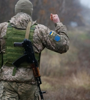 Закарпатський суд оштрафував прикордонника за перегляд відео у ТікТок