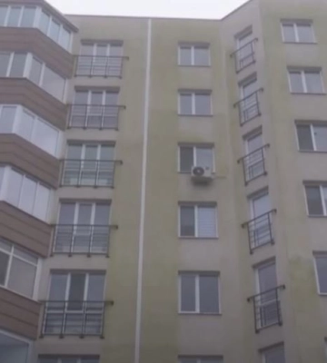 На околиці Луцька з вікна багатоповерхівки вистрибнув 21-річний військовий