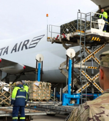 США відправляють в Україну літаки з енергообладнанням