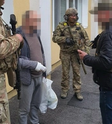 СБУ затримала колаборанта, який допомагав Росії вводити у Херсоні “рублеву зону”