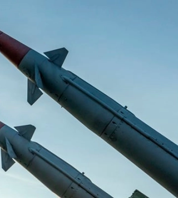 Стратегическая авиация и корабли: Игнат сообщил, откуда РФ сейчас обстреливает Украину