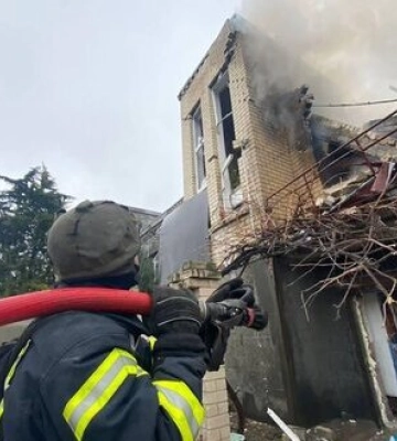 Ликвидировано 8 пожаров, произошедших из-за вражеских обстрелов Херсона, - ГСЧС. ФОТО