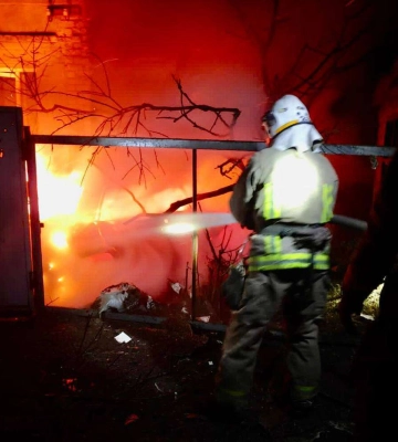 Нічні обстріли Дніпропетровщини спричинили пожежу у Нікополі - Резніченко