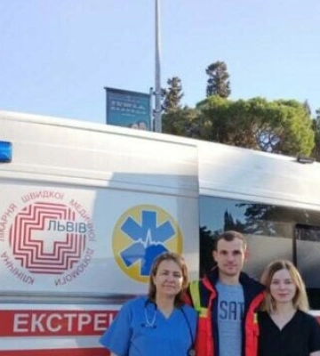 Зі Стамбула до Дніпра: медики першого медоб&#039;єднання Львова транспортували важкохворого пацієнта додому