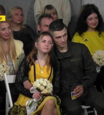 Військовий з Кропивницького одружився в прямому етері (відео)