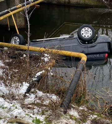 Поліція Волині повідомила, чиє авто з Рівненщини впало у річку