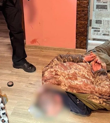 Грабіжників будинку на околиці Чернівців виявили за увімкненим світлом