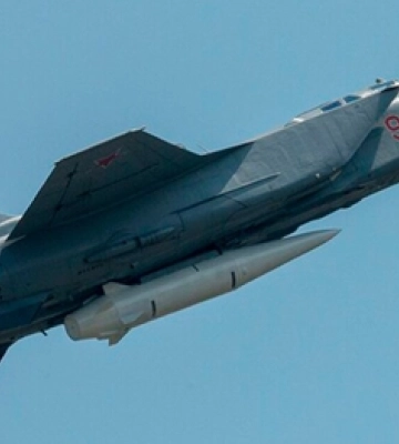У Білорусь прилетіли три носії «Кинджалів» – російські МіГ-31К
