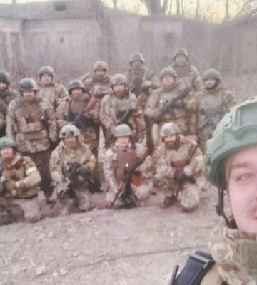 Волинянка зібрала гроші на авто для підрозділу, в якому служив її загиблий чоловік