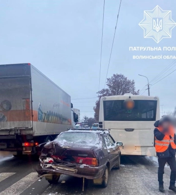 У Луцьку трапилася ДТП за участю маршрутки