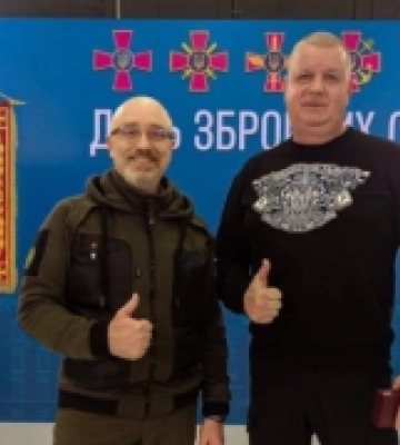 Волонтер з Волині отримав нагороду від Міністра оборони та Головнокомандувача ЗСУ