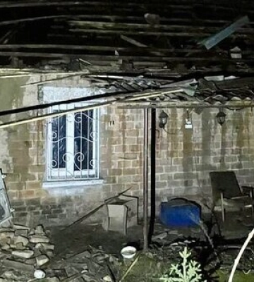Рашисты всю ночь били по Никопольщине, более 50 снарядов упали на жилые кварталы, повреждены дома, начались пожары, - ОВА. ФОТОрепортаж